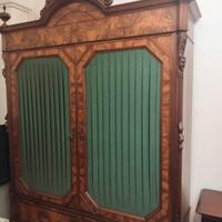 armadio antico lastronato