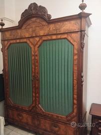 armadio antico lastronato