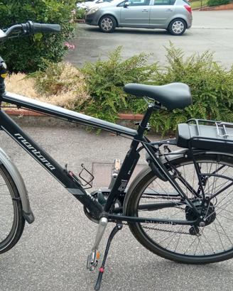 Montana E-Bluecity bici elettrica Uomo 28″