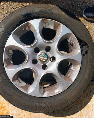 2 ruote con cerchi Alfa Romeo 215/55 R16 97W XL