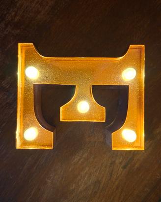 Lettera "E" Luminosa Decorativa a LED