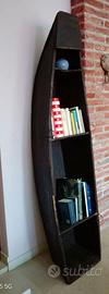 Antica barca vietnamita per libreria