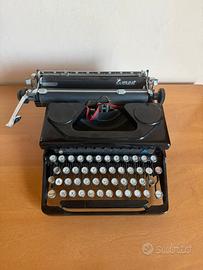 Macchina da scrivere vintage Everest, modello 90