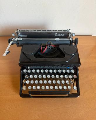 Macchina da scrivere vintage Everest, modello 90