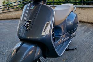 Piaggio Vespa 300 GTS
