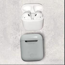 Apple AirPods (2ª Generazione) con custodia