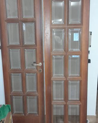 doppia porta in legno e vetro