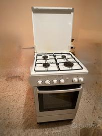 Cucina gas metano con forno elettrico