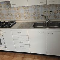 Cucina lineare bianca