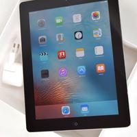 iPad  2° serie Apple 64 Gb alluminio grigio chiaro