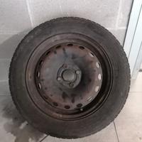 4 cerchi con gomme 185/65 R15 Fiat 4 fori