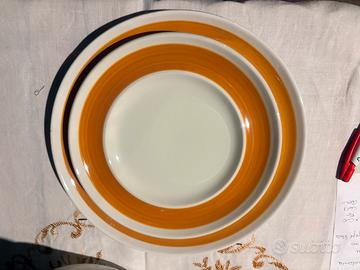 6 piatti piani e 6 piatti dessert.