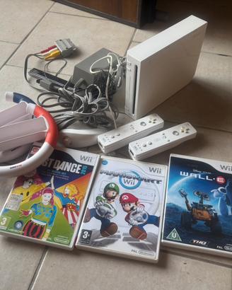 Nintendo Wii con 2 controller e 3 giochi + volante