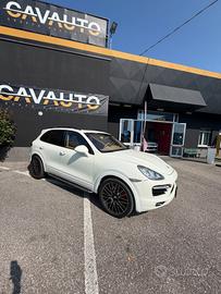 Porsche Cayenne 4.8 Turbo noleggio subentro