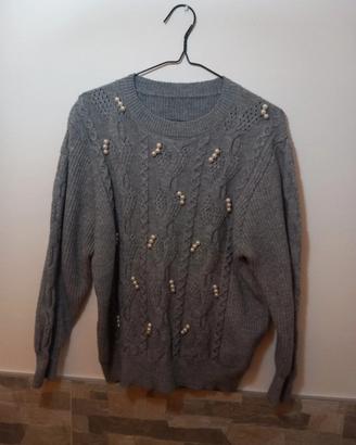 Maglione grigio da donna con perle