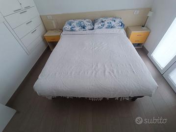CAMERA MATRIMONIALE TESTIERA + LETTO + 2 COMODINI