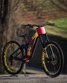 Giant glory dh taglia M/L usata una volta