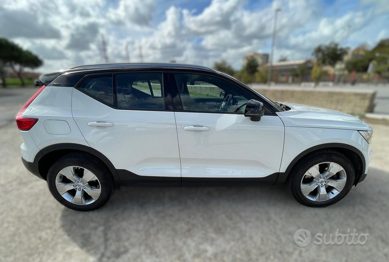 VOLVO XC40 (2017-->)