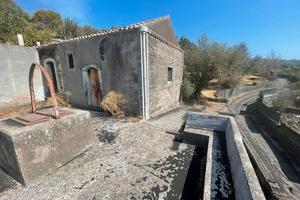 3 rustici di 20 mq cadauno, + vista panoramica