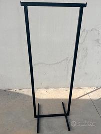 Stender appendiabiti nero in metallo