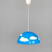 Ikea: Lampadario celeste con nuvole