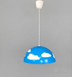 Ikea: Lampadario celeste con nuvole