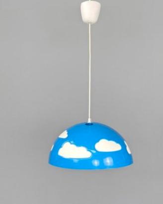 Ikea: Lampadario celeste con nuvole