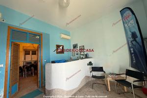 Locale, Sferracavallo, Palermo.