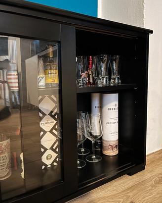 Credenza nera + ante scorrevoli