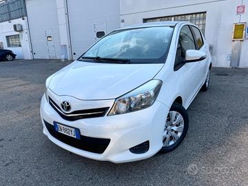 Toyota Yaris 1.0benz 2012 120.000km per neopatenta