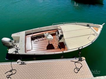 Barca artigianale del Lago di Como