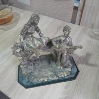 statua color argento 