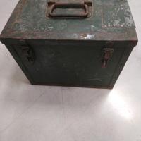 vecchia cassa metallo militare 