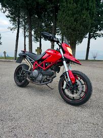 Hypermotard 796