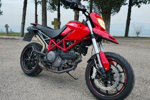Hypermotard 796