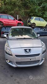 PEUGEOT 5008 2011 SOLO PER RICAMBI