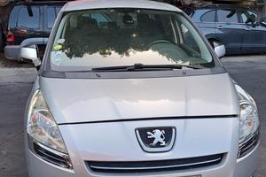 PEUGEOT 5008 2011 SOLO PER RICAMBI