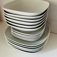 Set di 5 piatti bianchi moderni