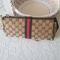 Pochette con catenella 