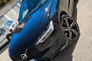 Volvo XC60 B5 AWD Geartronic R-design Momentum