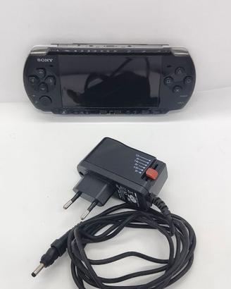 Sony PSP 3004 + Memory Stick 4GB + Caricabatterie