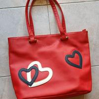 Borsa Camomilla Rossa con cuori
Bianco e blu