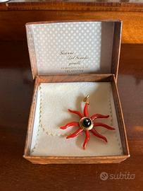 Ciondolo oro 18 kt (750) con corallo