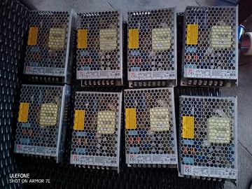 Alimentatore

trasformatore 150 W

220V 12V 12,5 A