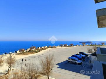 3 LOCALI A POLIGNANO A MARE