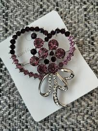 Spilla con pietre brillanti 