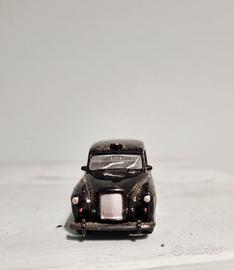 modellino taxi inglese 
