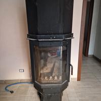 stufa a legna con vetro panoramico