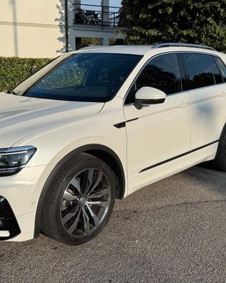 VW TIGUAN 2.0 TSI 4MOTION DSG - R-Line - 20" FULL