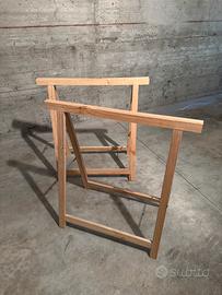 Coppia di cavalletti in legno